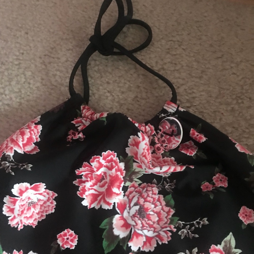 Bathing suit - Picture 2 of 4